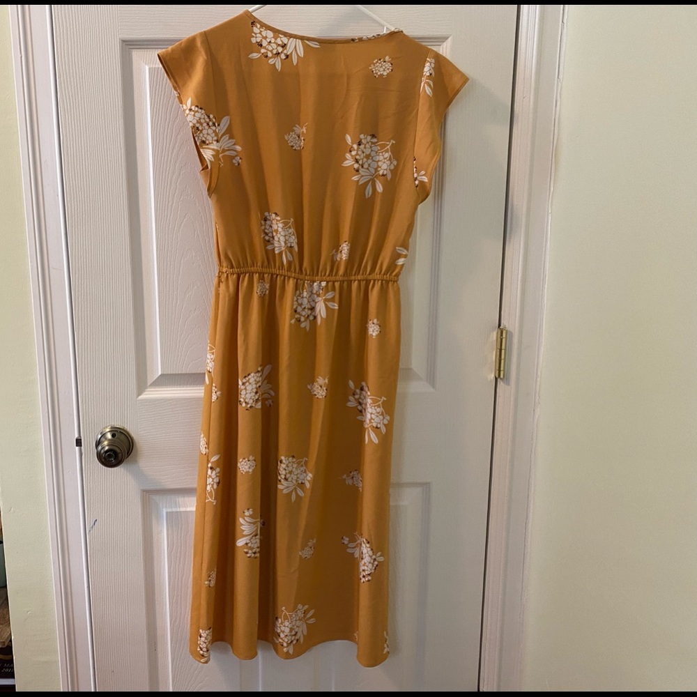 LOFT DRESS - Picture 2 of 2